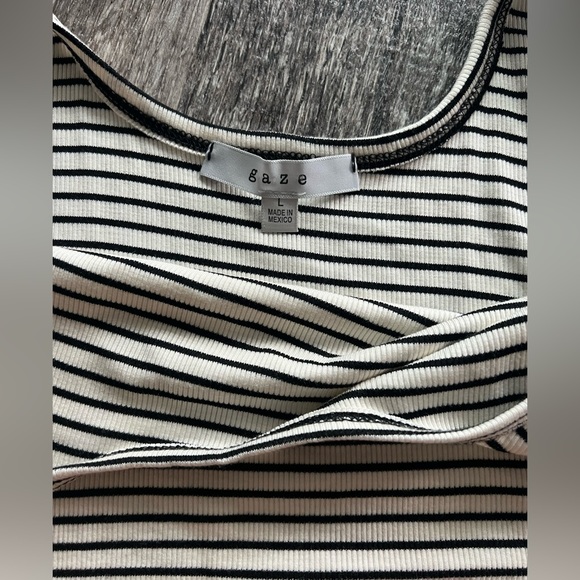 Gaze Cropped Tank Top - Picture 2 of 3